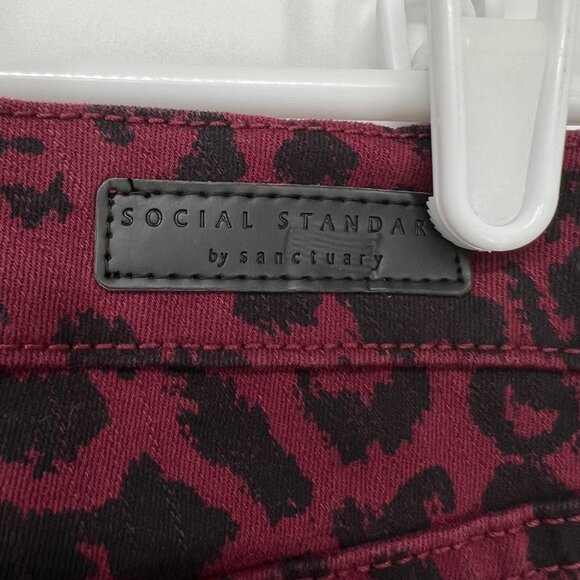 Social Standard Women's Animal Print Mid Rise Skinny Burgundy Denim Jeans Size 8 - Picture 10 of 12